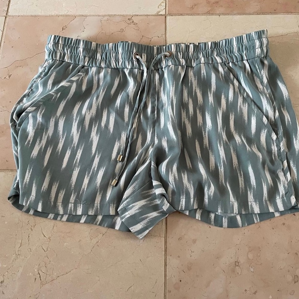 Dress shorts